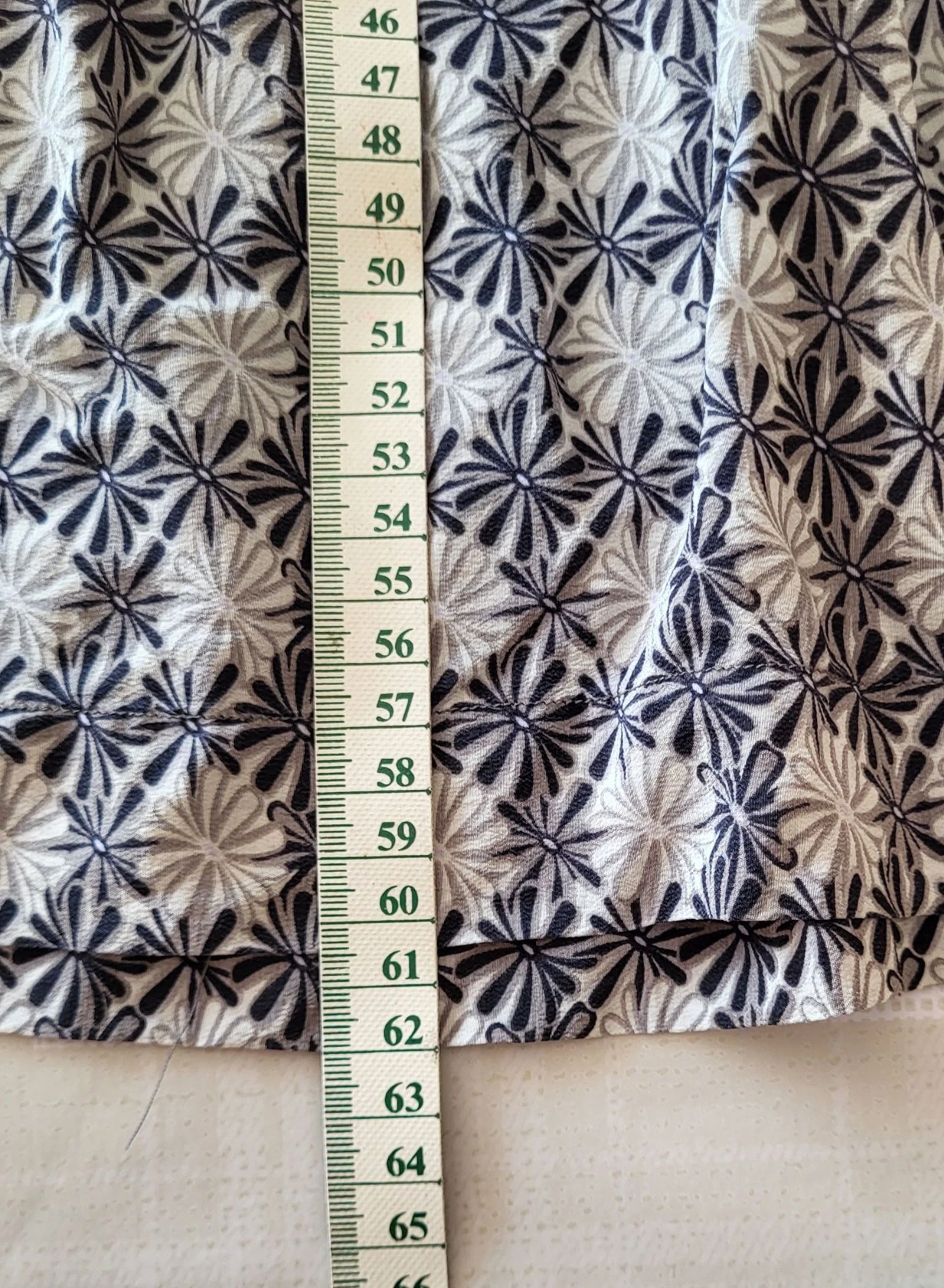 Blusa Elegante Massimo Dutti PP/TFr36-Cinza&Preto-estampado Floral & Fluido 100%Seda em Ótimo Estado – photo 12